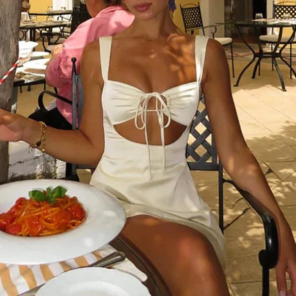 Carlotta - Robe courte ajourée sans manches