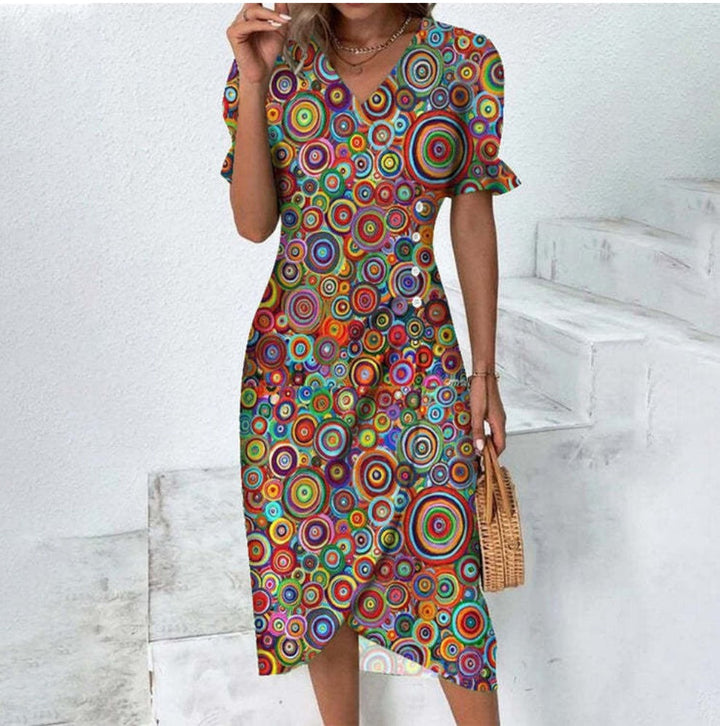 Vestito estivo con stampa floreale – Abito avvolgente da donna con scollo a V e maniche corte – Elegante abito casual con dettagli a bottoni