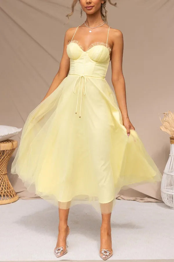 Abito in tulle con corpetto a corsetto e spalline sottili – elegante abito midi per occasioni speciali