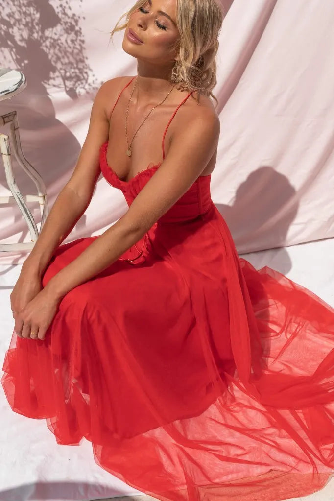 Abito in tulle con corpetto a corsetto e spalline sottili – elegante abito midi per occasioni speciali