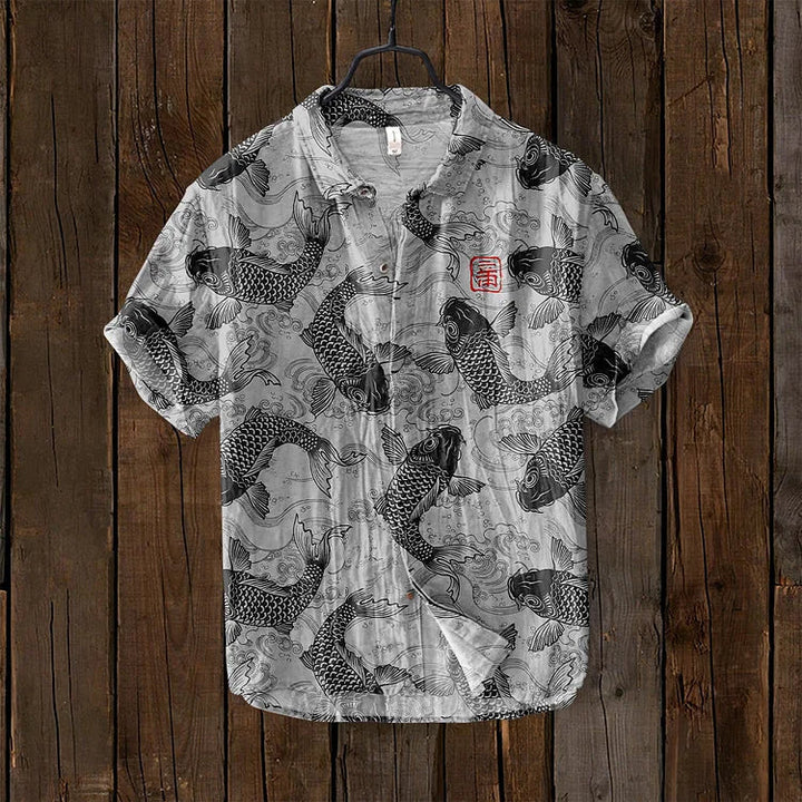 Sommer Hemd mit Koi-Fisch Motiv – Japanisches Design Herren Shirt mit Kurzarm – Leichtes Freizeitshirt im asiatischen Stil
