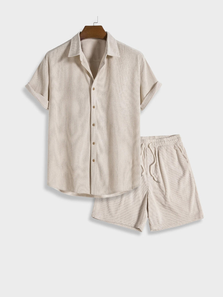 Pantaloncini in velluto a coste + camicia a maniche corte da uomo - stile Old money
