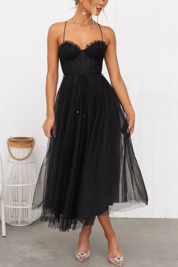 Abito in tulle con corpetto a corsetto e spalline sottili – elegante abito midi per occasioni speciali