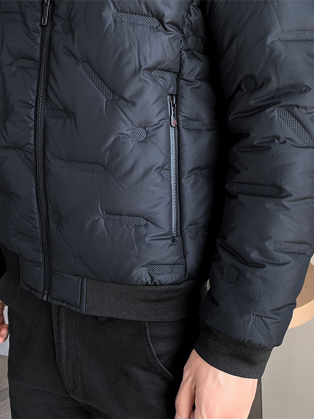 Lässige Schwarze Baumwoll Winddichte Und Warme Langärmelige Winterjacke Für Herren | Perfekt für kalte Tage