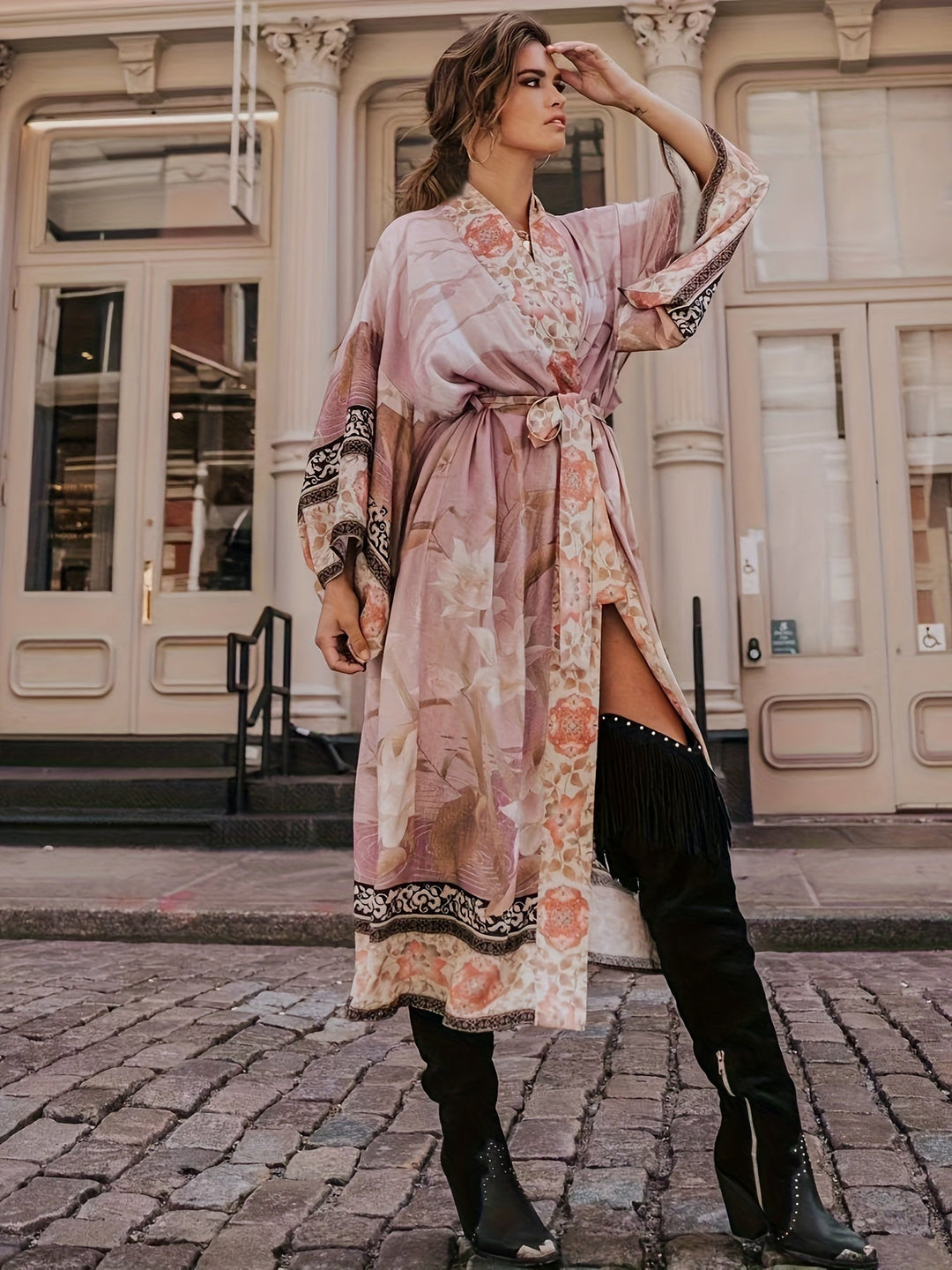 Kimono lungo con motivo floreale – Abito lungo boho con cintura e taglio ampio