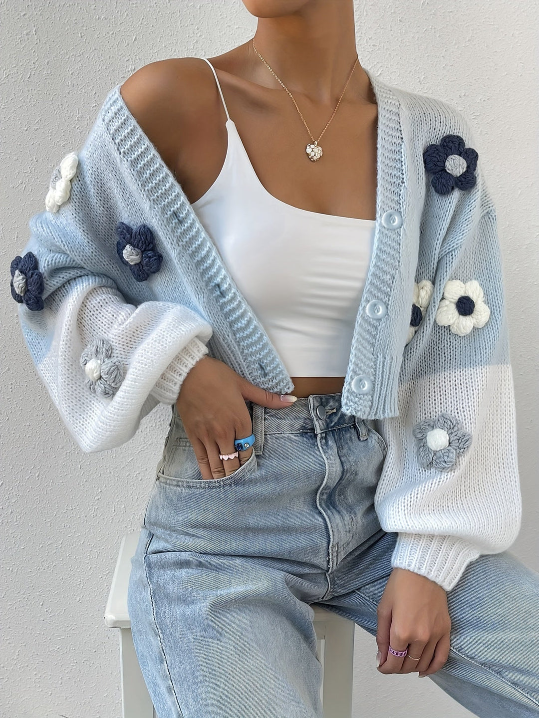 Eleganter stilvoller blumenverzierter warmer Baumwollstrickwaren-Cardigan für Damen | Perfekt für den Alltag