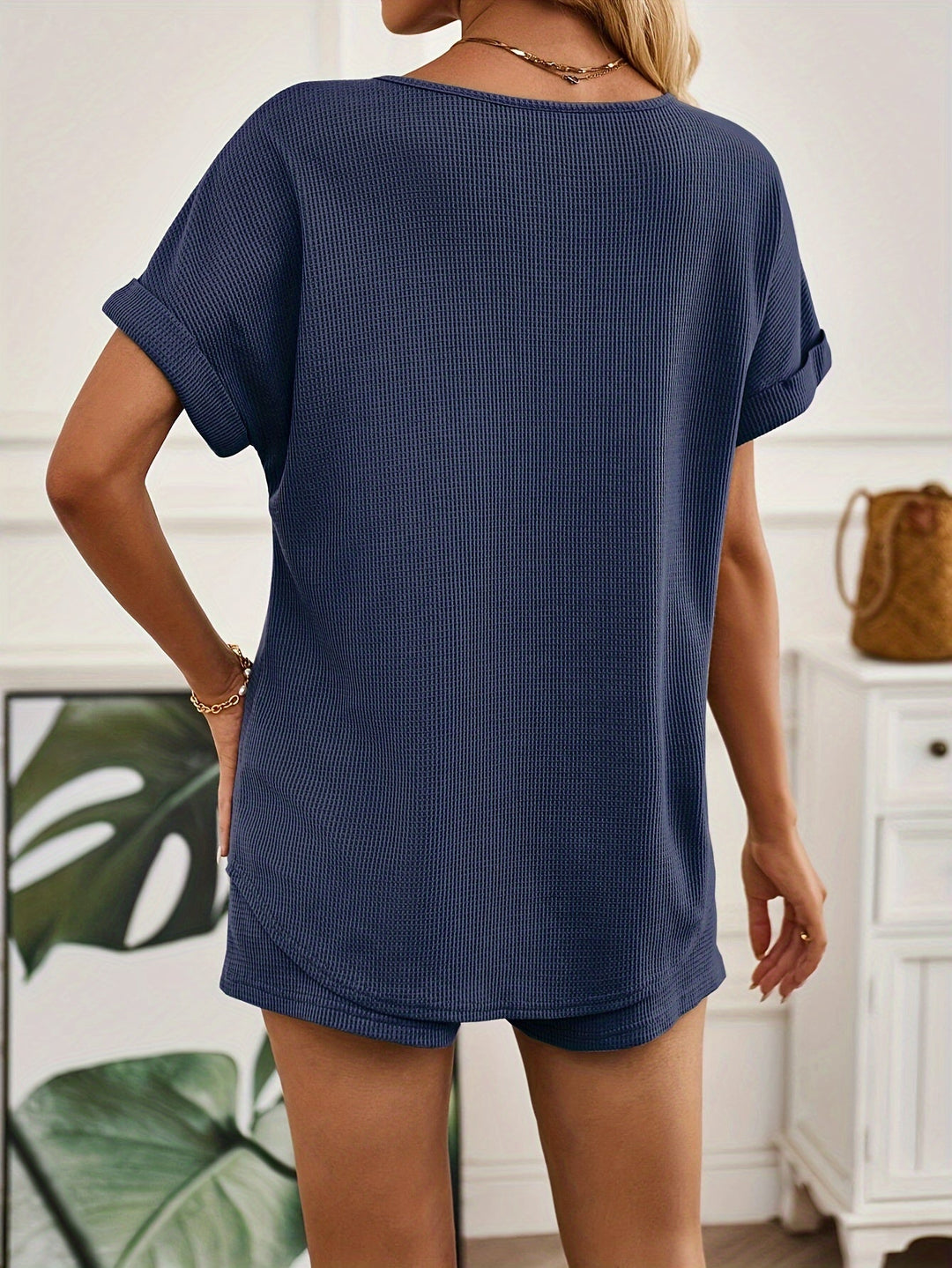 Camicia e pantaloni ariosi e comodi per donne