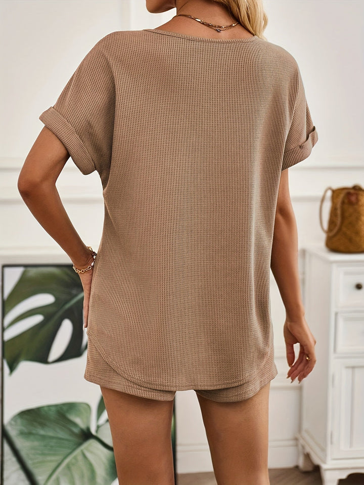 Camicia e pantaloni ariosi e comodi per donne