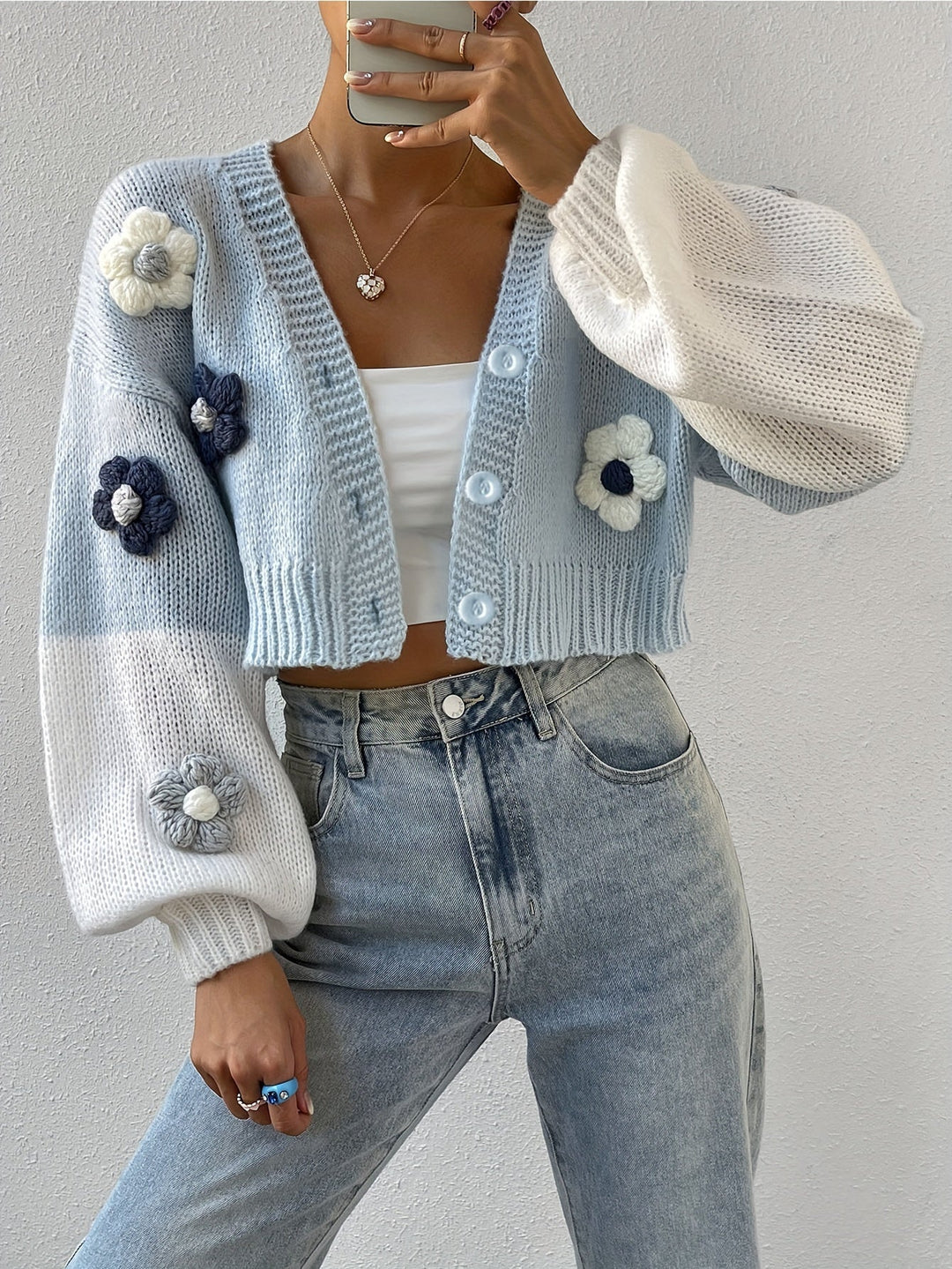 Eleganter stilvoller blumenverzierter warmer Baumwollstrickwaren-Cardigan für Damen | Perfekt für den Alltag