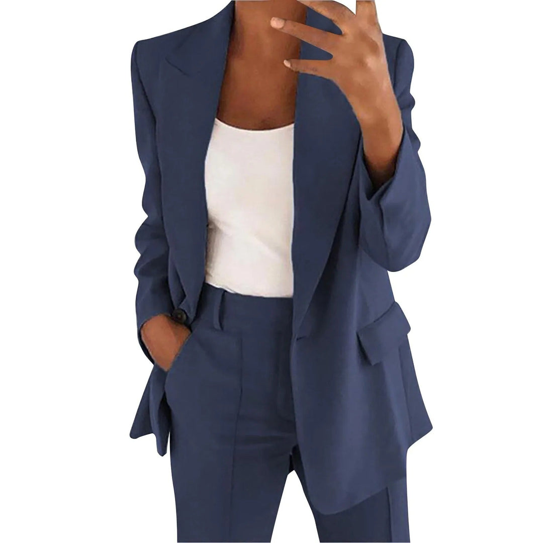 Costume d'affaires pour femmes en deux pièces – Blazer oversize & pantalon de costume dans un look bureau moderne