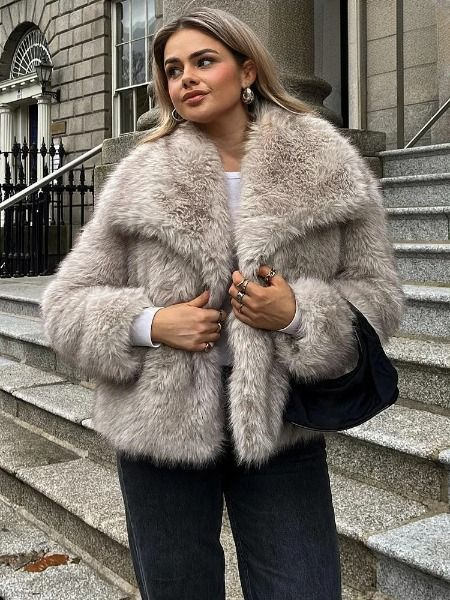 Ariah - Cappotto di pelliccia sintetica alla moda