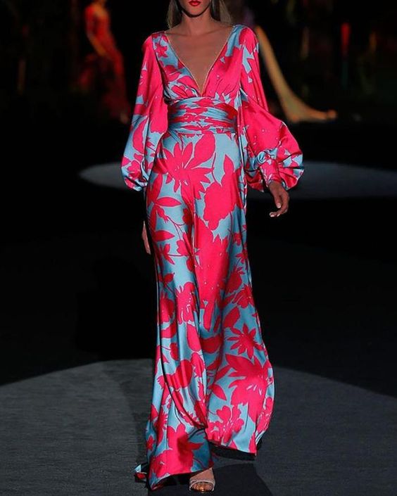 Brenda - Vestito alla moda con scollo a V