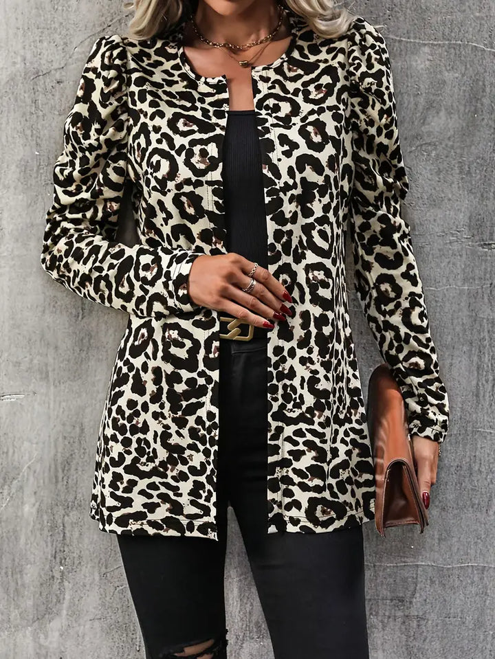 Veste Bold Jacke en viande de mouton avec motif léopard ouverte devant