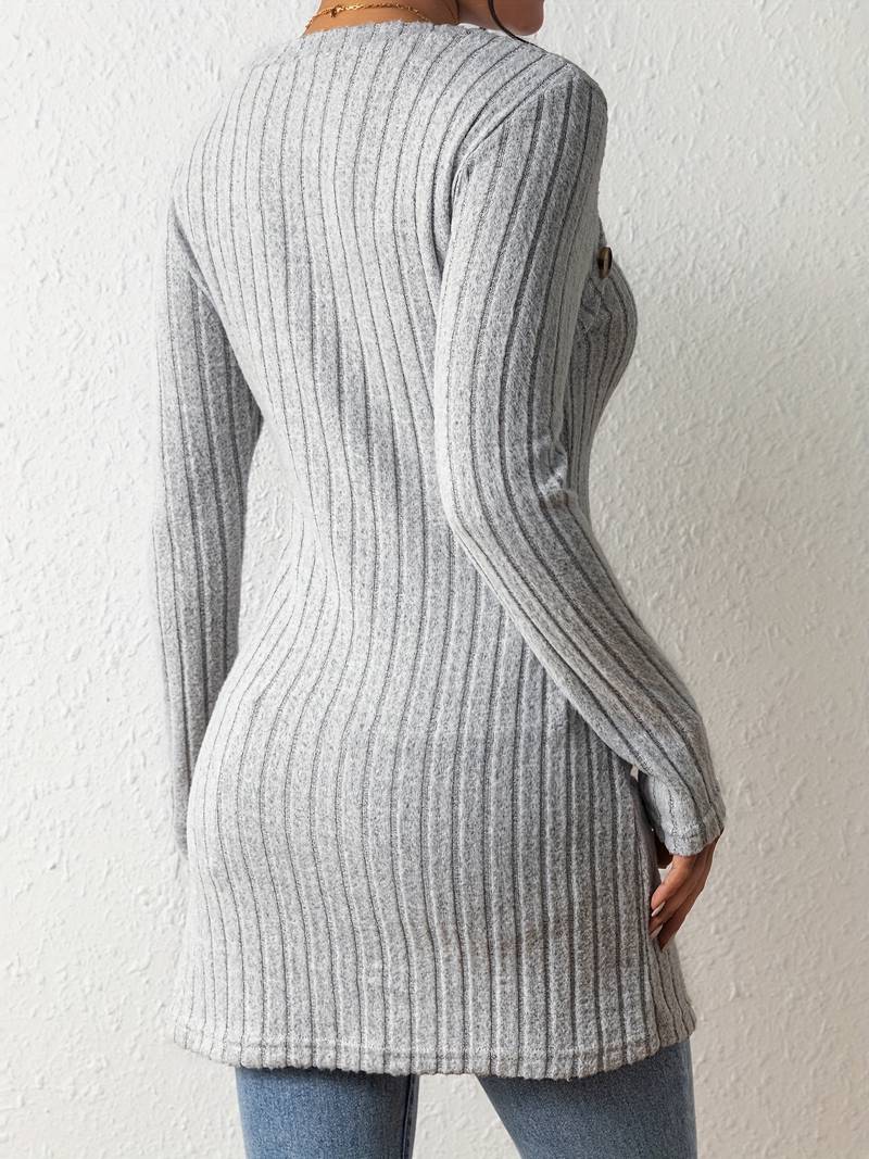 Top con bottoni a coste elegante per donna