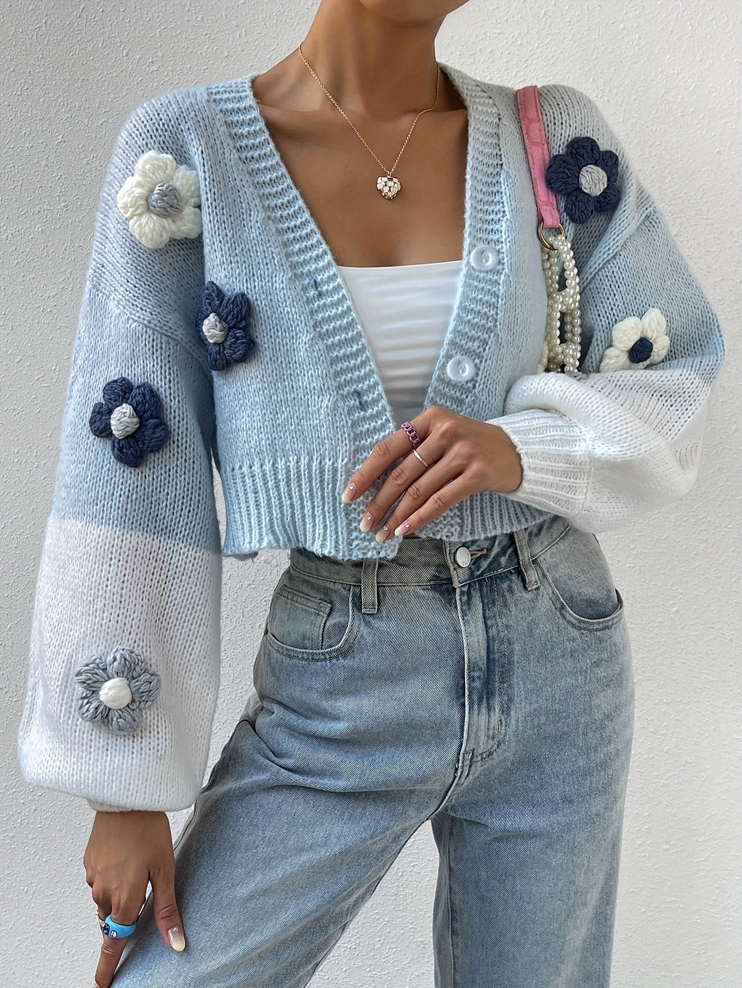 Eleganter stilvoller blumenverzierter warmer Baumwollstrickwaren-Cardigan für Damen | Perfekt für den Alltag