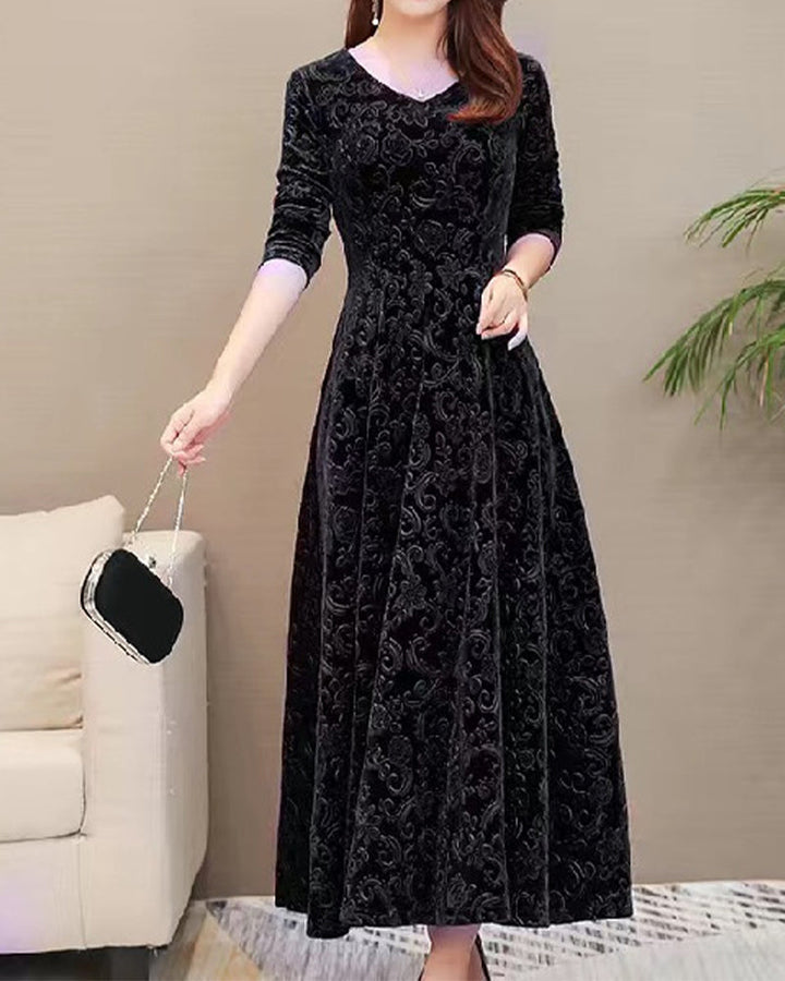 Elegantes Samt kleid mit langen Ärmeln