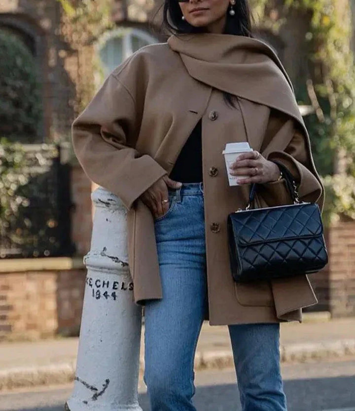Cappotto cammello con sciarpa