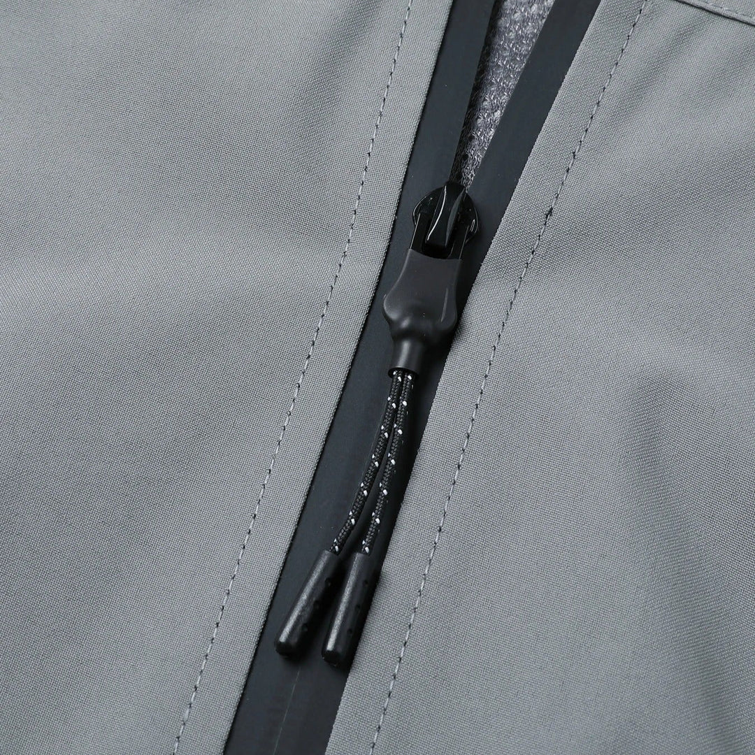 Maria Modehaus | Regenjacke und Windjacke für Herren mit Kapuze – wasser- und winddicht